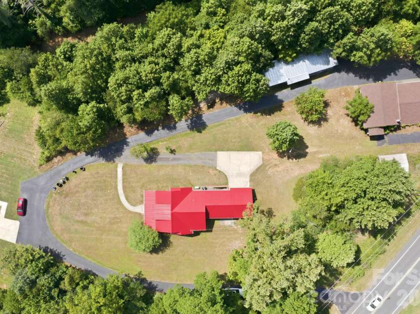 661 Lenoir Road, Morganton, NC 28655.  MLS# CAR4402900, YatesRealty ID 36936. 