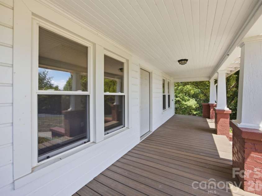 661 Lenoir Road, Morganton, NC 28655.  MLS# CAR4402900, YatesRealty ID 36936. 