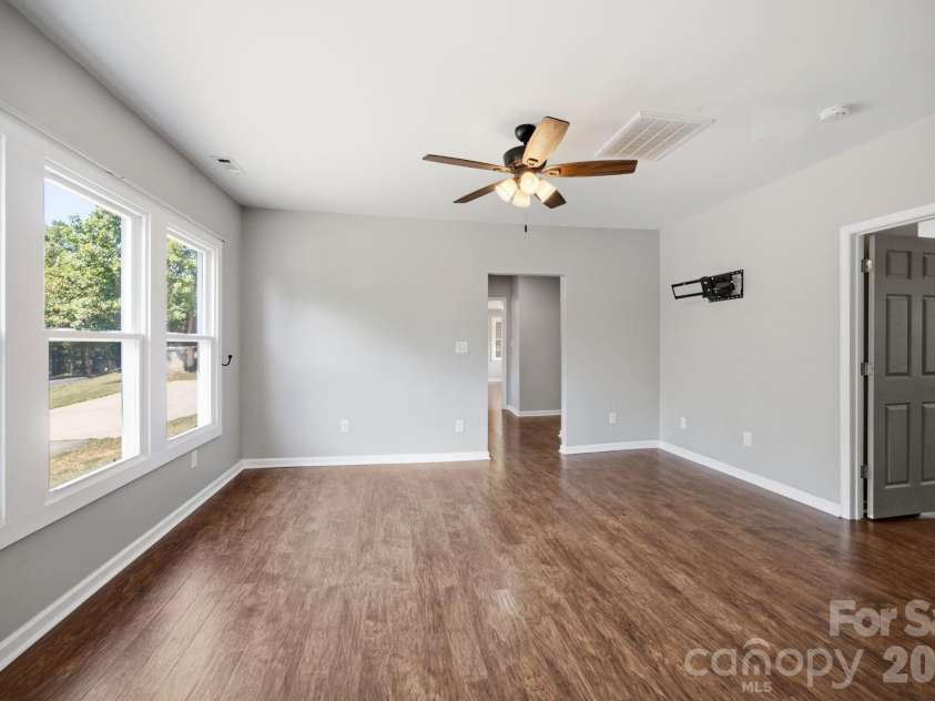 661 Lenoir Road, Morganton, NC 28655.  MLS# CAR4402900, YatesRealty ID 36936. 