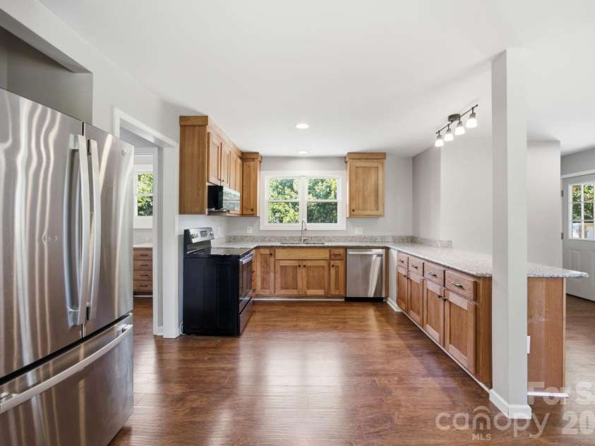 661 Lenoir Road, Morganton, NC 28655.  MLS# CAR4402900, YatesRealty ID 36936. 