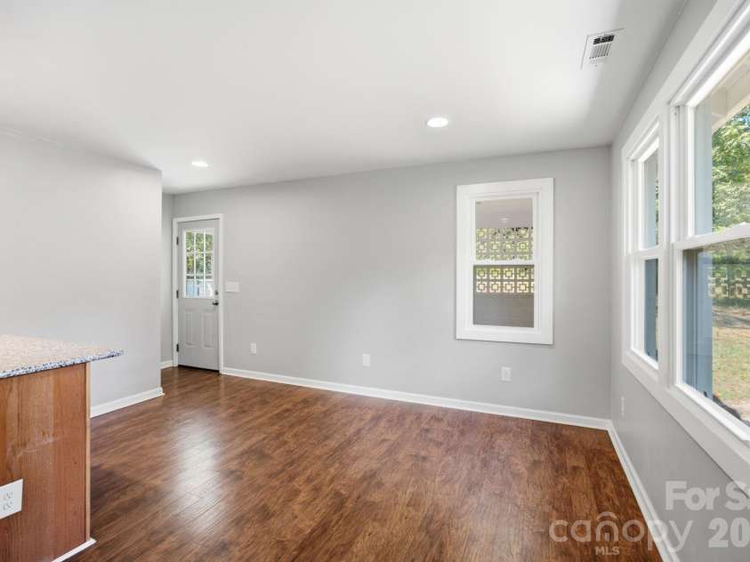 661 Lenoir Road, Morganton, NC 28655.  MLS# CAR4402900, YatesRealty ID 36936. 