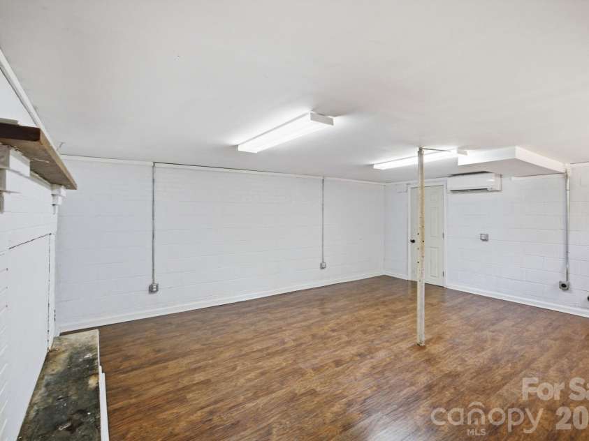661 Lenoir Road, Morganton, NC 28655.  MLS# CAR4402900, YatesRealty ID 36936. 