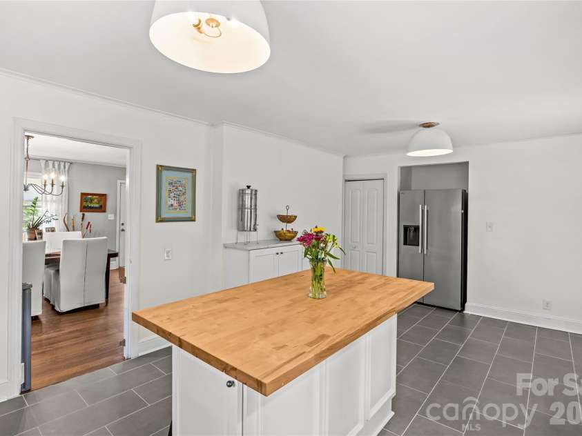 6537 Mt Holly Huntersville Road, Charlotte, NC 28216.  MLS# CAR4402045, YatesRealty ID 36937. 