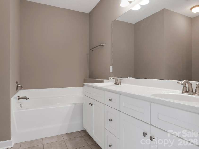 2239 Cedar Road, York, SC 29745.  MLS# CAR4403769, YatesRealty ID 36938. 