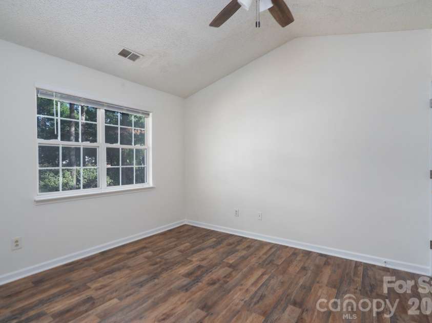 6491 Saint Bernard Way, Charlotte, NC 28269.  MLS# CAR4400216, YatesRealty ID 36939. Upstairs Bed 1