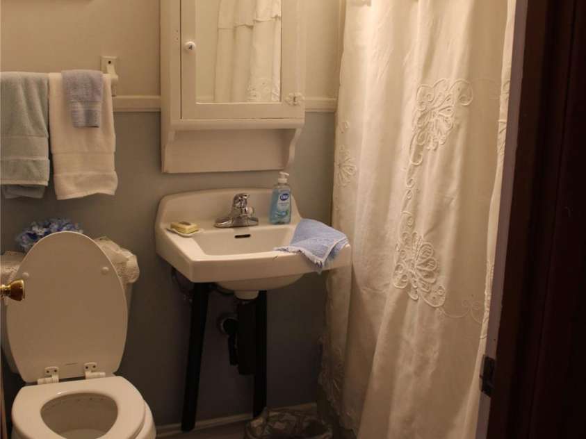 1724 Lowder Street, Albemarle, NC 28001.  MLS# CAR4217314, YatesRealty ID 3694. Bath