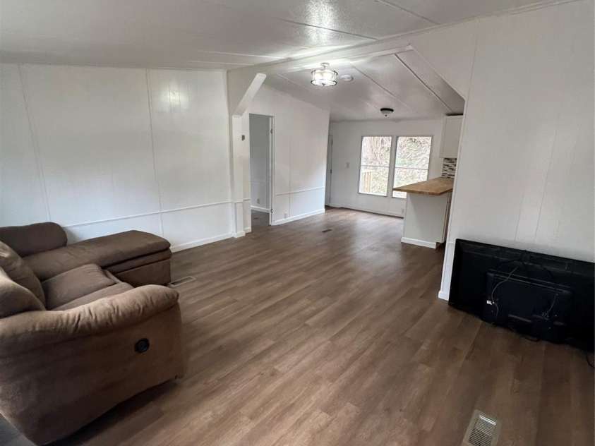 56 Poplar Drive, Spruce Pine, NC 28777.  MLS# CAR4234702, YatesRealty ID 3694. 