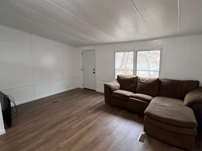 56 Poplar Drive, Spruce Pine, NC 28777.  MLS# CAR4234702, YatesRealty ID 3694. 