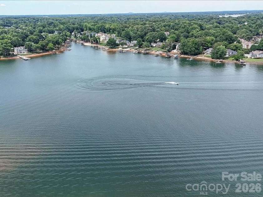 21416 Verano Place, Cornelius, NC 28031.  MLS# CAR4378755, YatesRealty ID 36940. Lake Norman