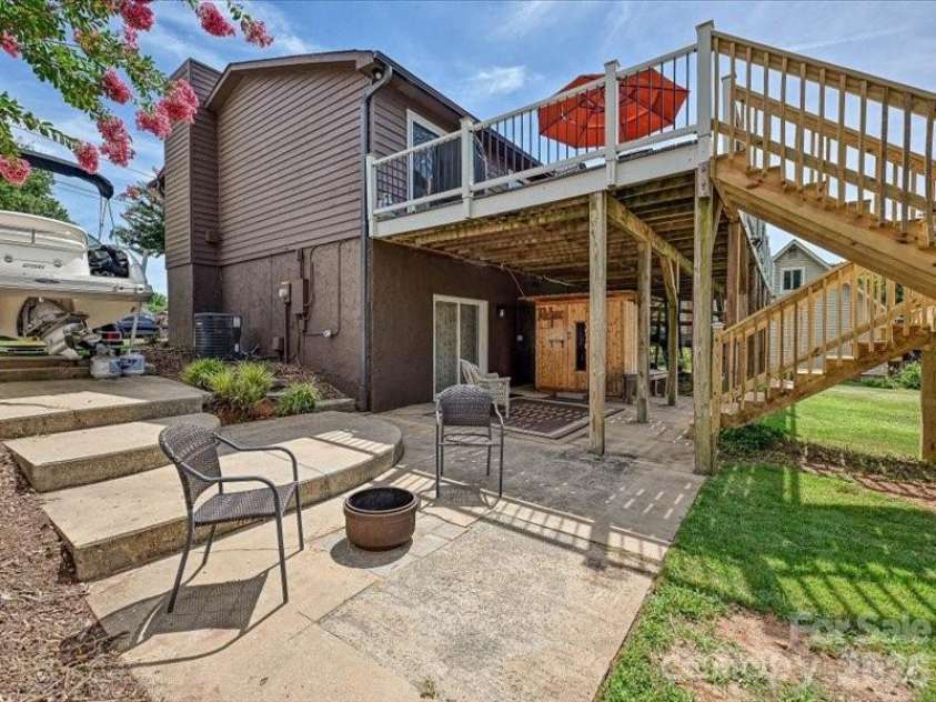 21416 Verano Place, Cornelius, NC 28031.  MLS# CAR4378755, YatesRealty ID 36940. Rear Corner