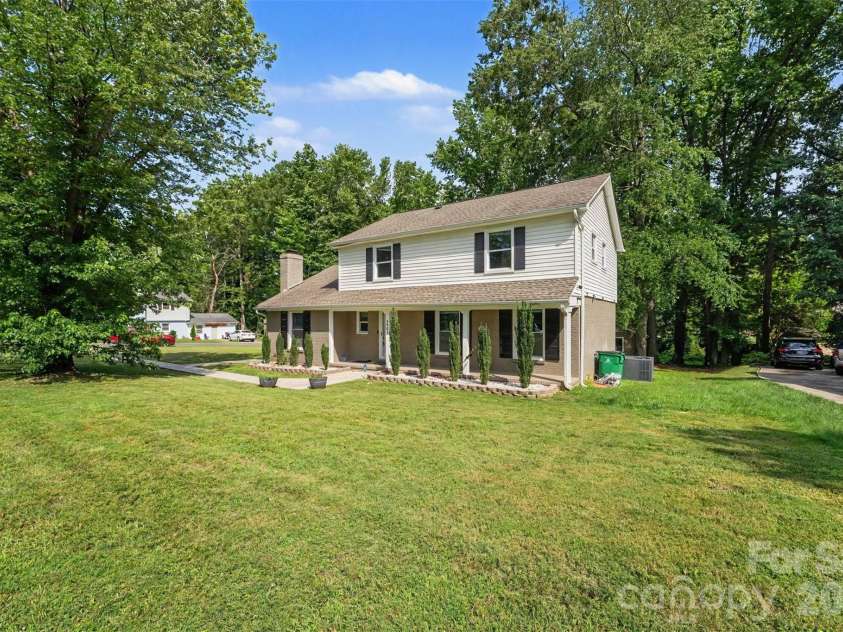 5901 Idlebrook Drive, Charlotte, NC 28212.  MLS# CAR4398655, YatesRealty ID 36941. 