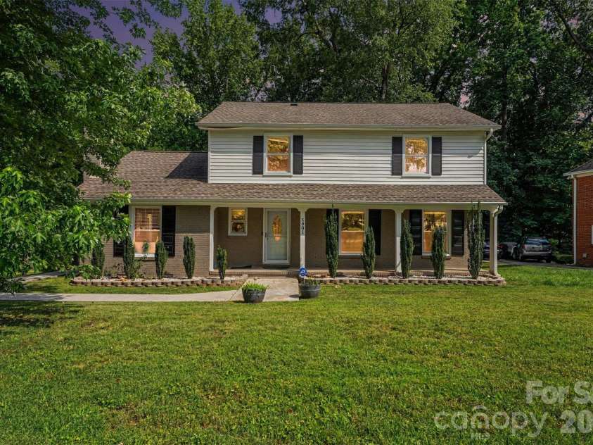 5901 Idlebrook Drive, Charlotte, NC 28212.  MLS# CAR4398655, YatesRealty ID 36941. 