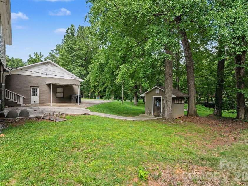 5901 Idlebrook Drive, Charlotte, NC 28212.  MLS# CAR4398655, YatesRealty ID 36941. Backyard