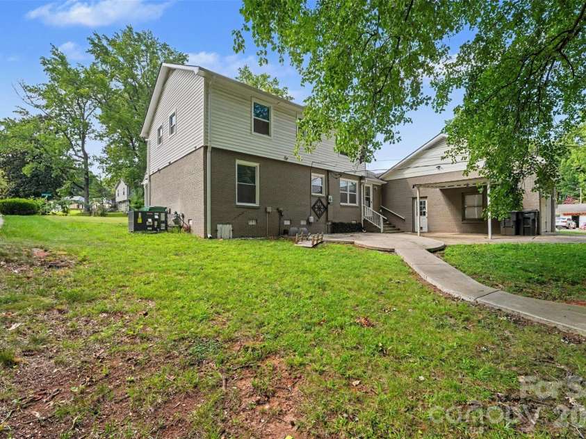 5901 Idlebrook Drive, Charlotte, NC 28212.  MLS# CAR4398655, YatesRealty ID 36941. Backyard