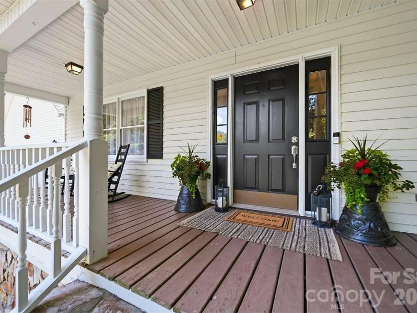 131 Fox Runn Drive, Granite Falls, NC 28630.  MLS# CAR4404358, YatesRealty ID 36943. 