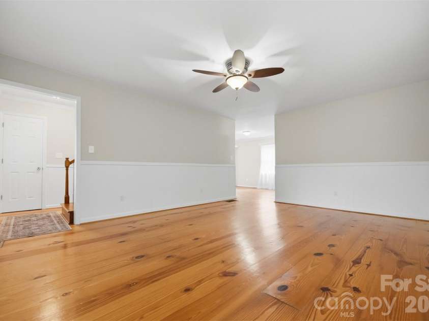 131 Fox Runn Drive, Granite Falls, NC 28630.  MLS# CAR4404358, YatesRealty ID 36943. 