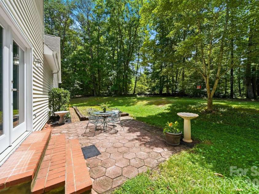 131 Fox Runn Drive, Granite Falls, NC 28630.  MLS# CAR4404358, YatesRealty ID 36943. 