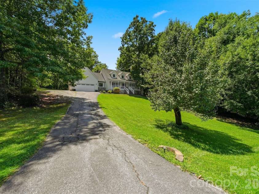 131 Fox Runn Drive, Granite Falls, NC 28630.  MLS# CAR4404358, YatesRealty ID 36943. 