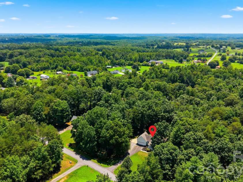 131 Fox Runn Drive, Granite Falls, NC 28630.  MLS# CAR4404358, YatesRealty ID 36943. 