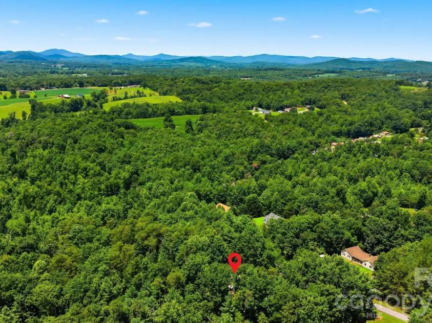 131 Fox Runn Drive, Granite Falls, NC 28630.  MLS# CAR4404358, YatesRealty ID 36943. 