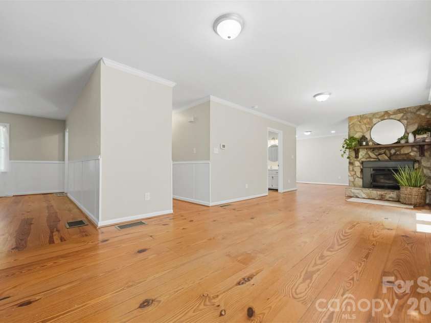 131 Fox Runn Drive, Granite Falls, NC 28630.  MLS# CAR4404358, YatesRealty ID 36943. Dining room