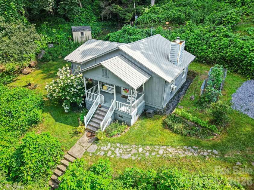 6115 Skyland Drive, Sylva, NC 28779.  MLS# CAR4401474, YatesRealty ID 36944. 