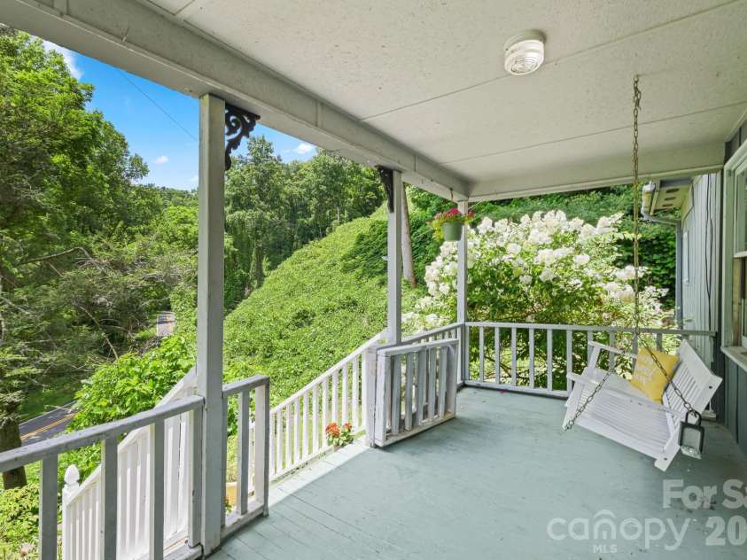 6115 Skyland Drive, Sylva, NC 28779.  MLS# CAR4401474, YatesRealty ID 36944. 