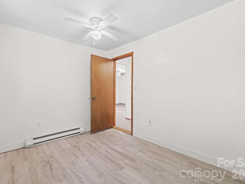 6115 Skyland Drive, Sylva, NC 28779.  MLS# CAR4401474, YatesRealty ID 36944. 