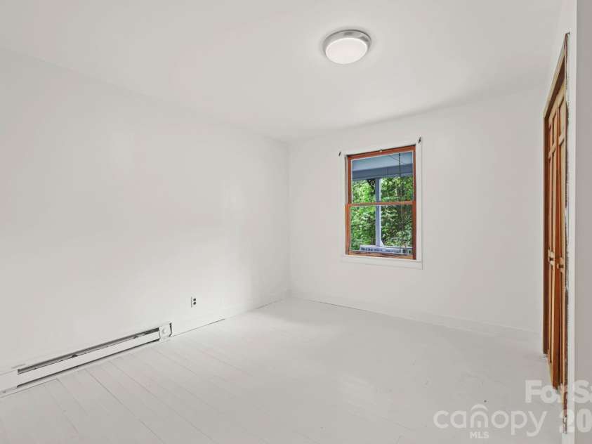 6115 Skyland Drive, Sylva, NC 28779.  MLS# CAR4401474, YatesRealty ID 36944. 