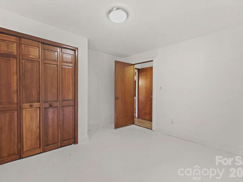 6115 Skyland Drive, Sylva, NC 28779.  MLS# CAR4401474, YatesRealty ID 36944. 