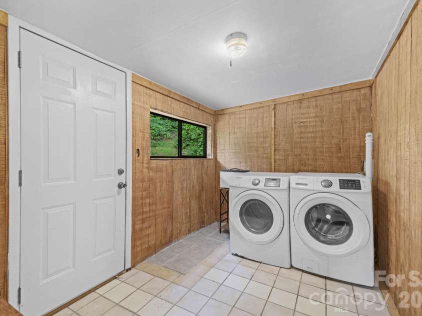 6115 Skyland Drive, Sylva, NC 28779.  MLS# CAR4401474, YatesRealty ID 36944. 