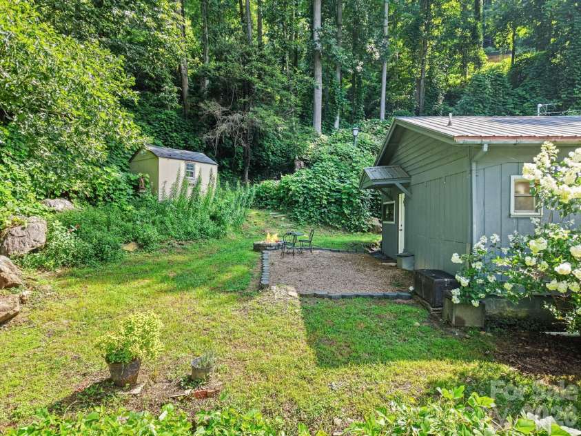 6115 Skyland Drive, Sylva, NC 28779.  MLS# CAR4401474, YatesRealty ID 36944. 