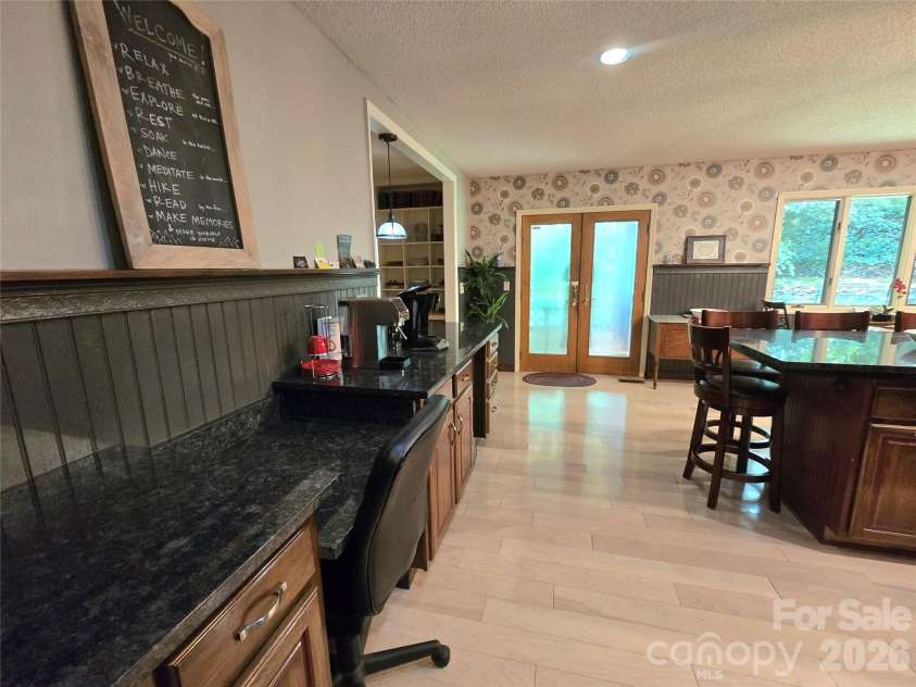18 Rollingwood Road, Asheville, NC 28805.  MLS# CAR4401811, YatesRealty ID 36947. 