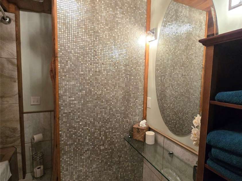 18 Rollingwood Road, Asheville, NC 28805.  MLS# CAR4401811, YatesRealty ID 36947. 