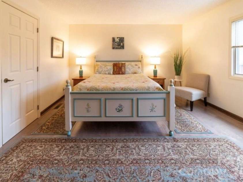 18 Rollingwood Road, Asheville, NC 28805.  MLS# CAR4401811, YatesRealty ID 36947. Great sized bedrooms