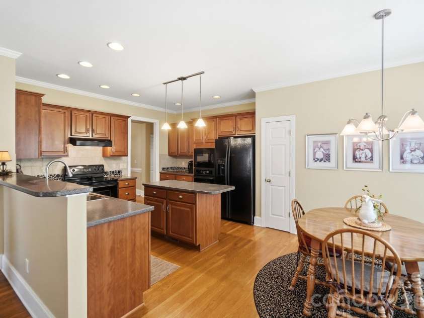 6017 Colton Ridge Drive, Indian Trail, NC 28079.  MLS# CAR4401537, YatesRealty ID 36949. Kitchen w/ Breakfast Area