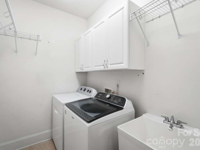 6017 Colton Ridge Drive, Indian Trail, NC 28079.  MLS# CAR4401537, YatesRealty ID 36949. Main Level Laundry Room