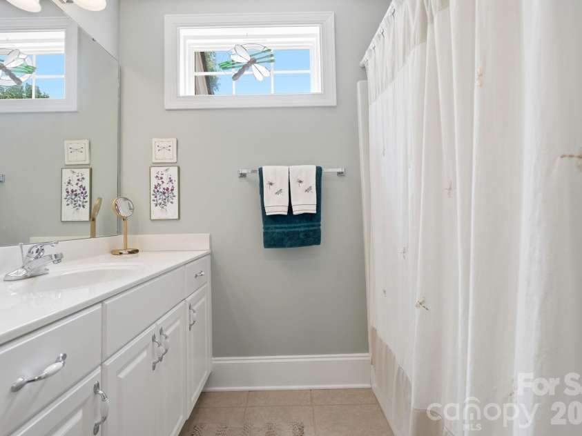 6017 Colton Ridge Drive, Indian Trail, NC 28079.  MLS# CAR4401537, YatesRealty ID 36949. Upper Level Hall Bath
