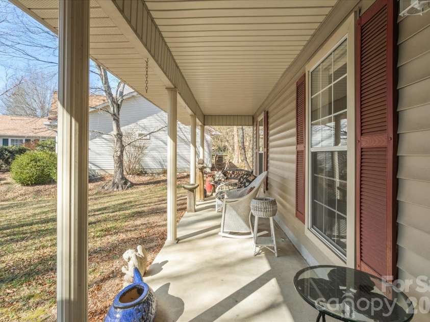 2625 Middleton Circle, Hendersonville, NC 28791.  MLS# CAR4346710, YatesRealty ID 3695. 
