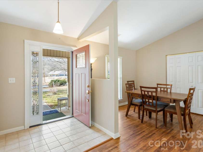 2625 Middleton Circle, Hendersonville, NC 28791.  MLS# CAR4346710, YatesRealty ID 3695. 