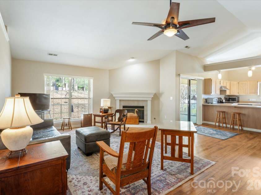 2625 Middleton Circle, Hendersonville, NC 28791.  MLS# CAR4346710, YatesRealty ID 3695. 
