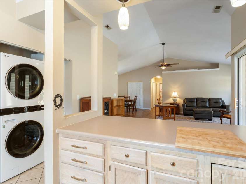 2625 Middleton Circle, Hendersonville, NC 28791.  MLS# CAR4346710, YatesRealty ID 3695. 