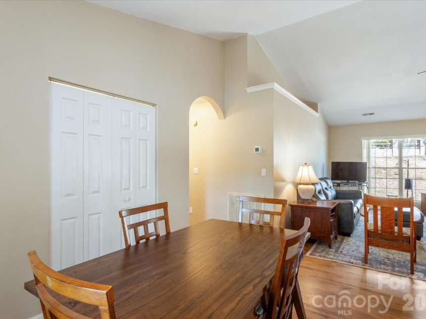 2625 Middleton Circle, Hendersonville, NC 28791.  MLS# CAR4346710, YatesRealty ID 3695. 