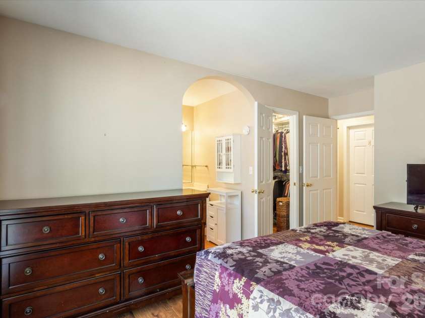 2625 Middleton Circle, Hendersonville, NC 28791.  MLS# CAR4346710, YatesRealty ID 3695. 