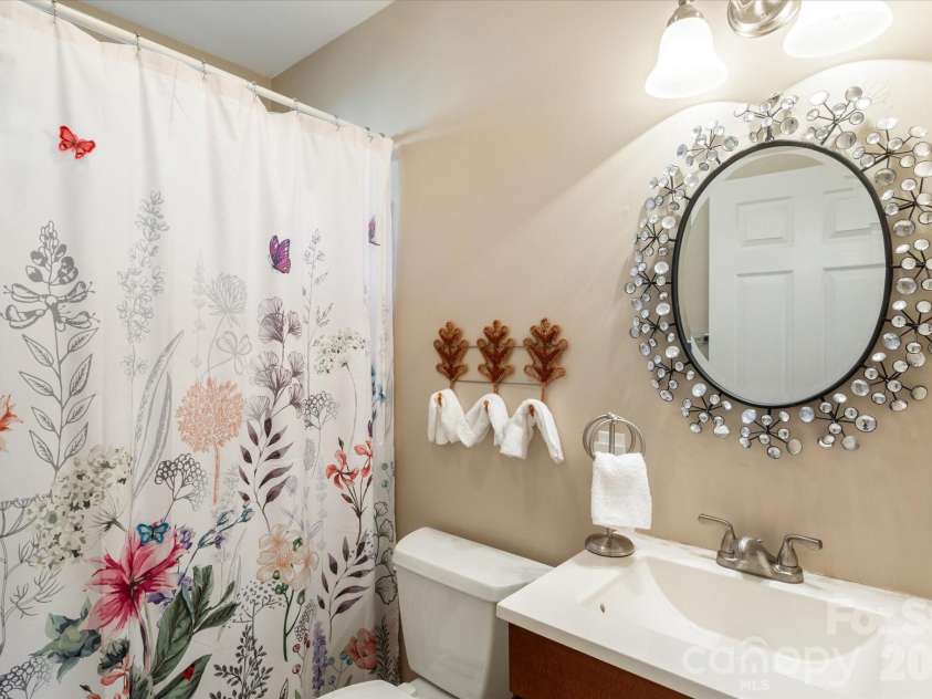 2625 Middleton Circle, Hendersonville, NC 28791.  MLS# CAR4346710, YatesRealty ID 3695. Hall Bath