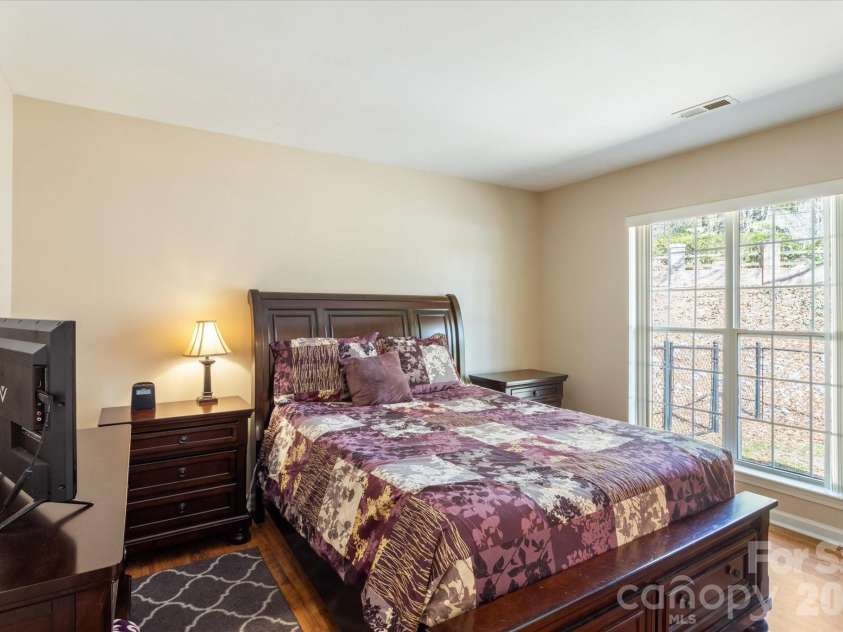 2625 Middleton Circle, Hendersonville, NC 28791.  MLS# CAR4346710, YatesRealty ID 3695. Primary BR