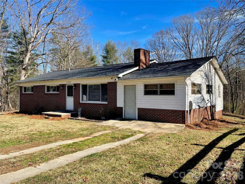 3988 Greenwood Drive, Lenoir, NC 28645.  MLS# CAR4335992, YatesRealty ID 3695. 