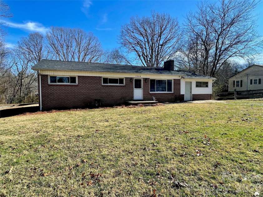 3988 Greenwood Drive, Lenoir, NC 28645.  MLS# CAR4335992, YatesRealty ID 3695. 