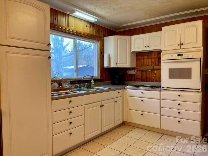 3988 Greenwood Drive, Lenoir, NC 28645.  MLS# CAR4335992, YatesRealty ID 3695. 