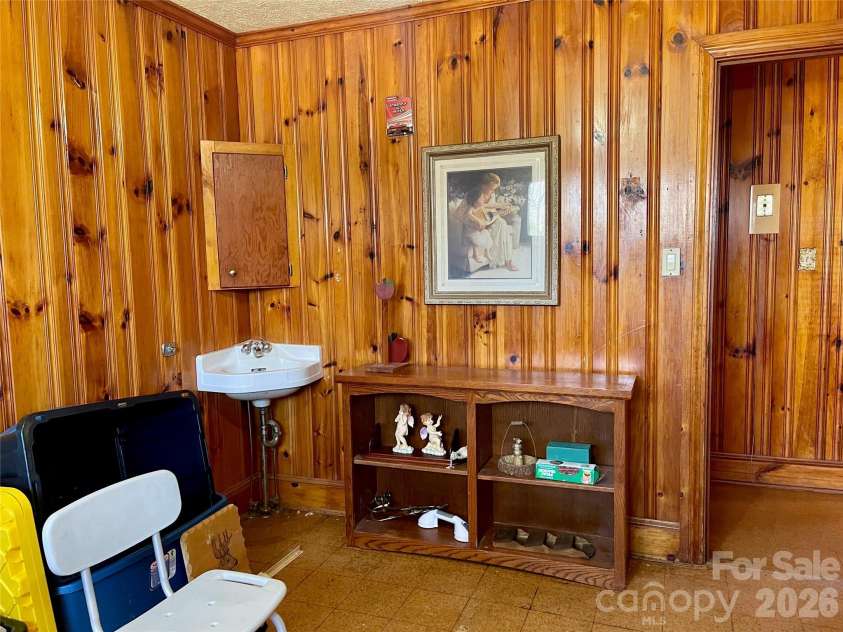 3988 Greenwood Drive, Lenoir, NC 28645.  MLS# CAR4335992, YatesRealty ID 3695. 